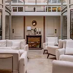 Nerudova 211 Hotel 4*