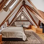 Hotel Nerudova 211