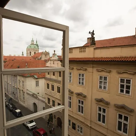 Nerudova 211 Hotel 4*