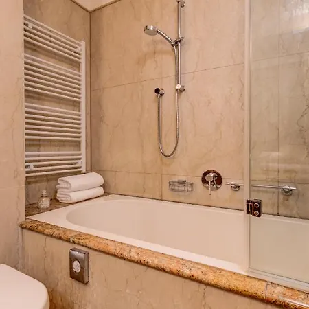 Hotel Nerudova 211 Praga