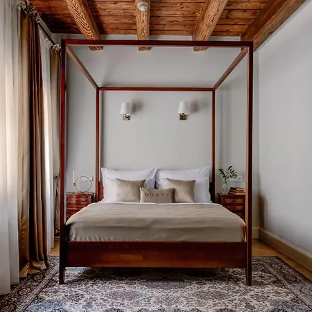 Hotel Nerudova 211 4*