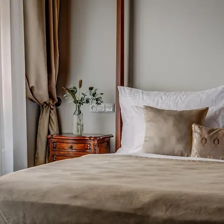 Hotel Nerudova 211 4*