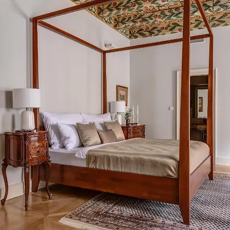 Hotel Nerudova 211 4*