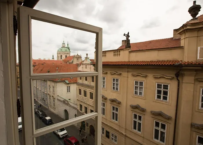 Nerudova 211 Hotell 4*