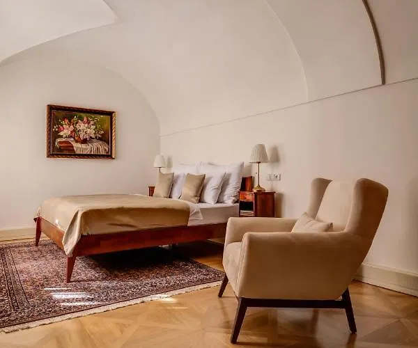 Nerudova 211 Hotell 4*