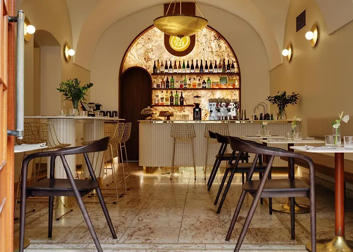 Nerudova 211 Hotell 4*