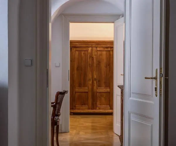 Hotel Nerudova 211 Praga