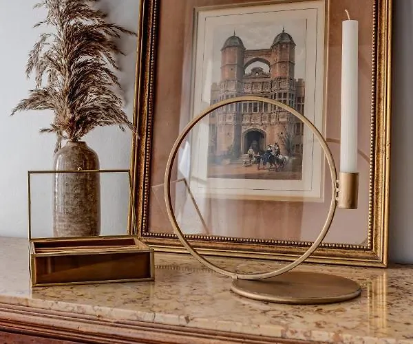 Nerudova 211 Hotel