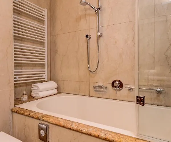 Hotel Nerudova 211 Praga