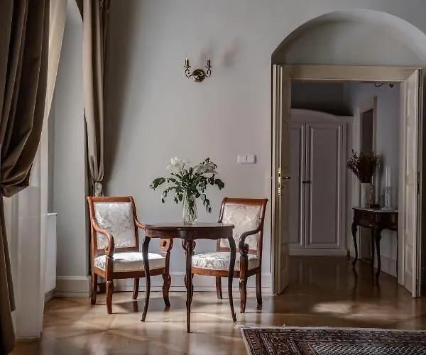 Hotel Nerudova 211 Praga